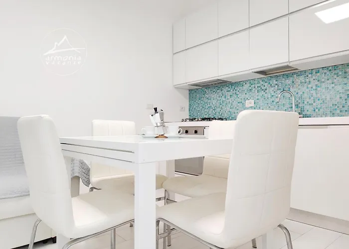 Genova Cod G9 Apartman *